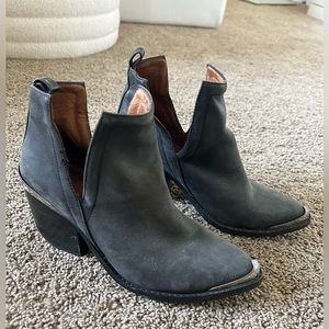 Jeffrey Campbell Shoes Jeffrey Campbell Cromwell Western Boot grey